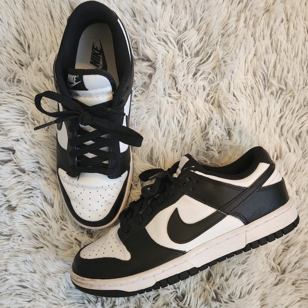 Nike Panda Dunks Low